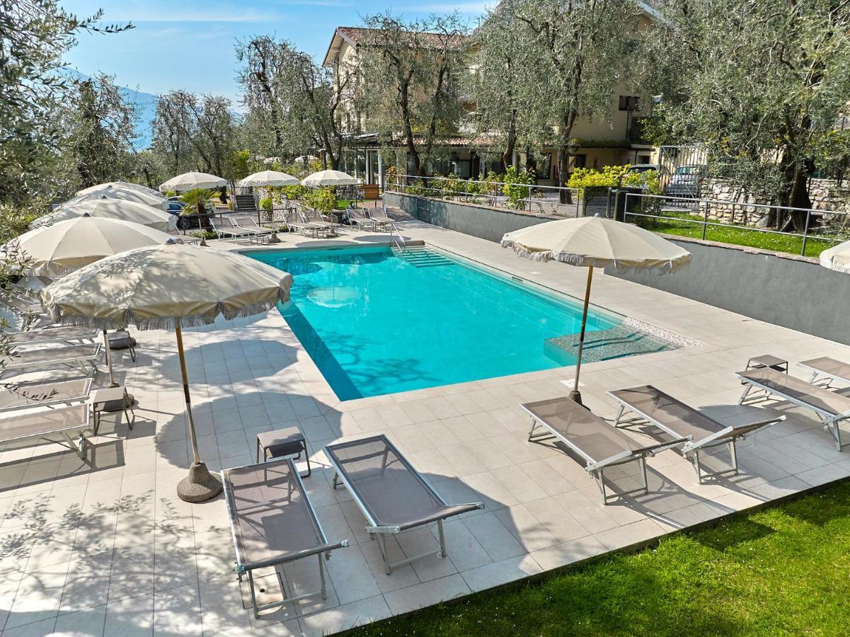 Hotel Rosemarie Limone sul Garda Exterior photo